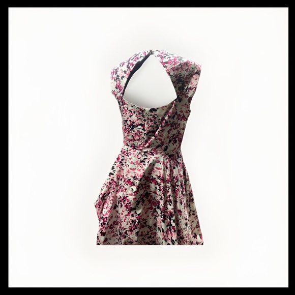 White House Black Market Floral Fit and Flare Dress Midi Pockets Spring Sz 8 - Picture 4 of 7